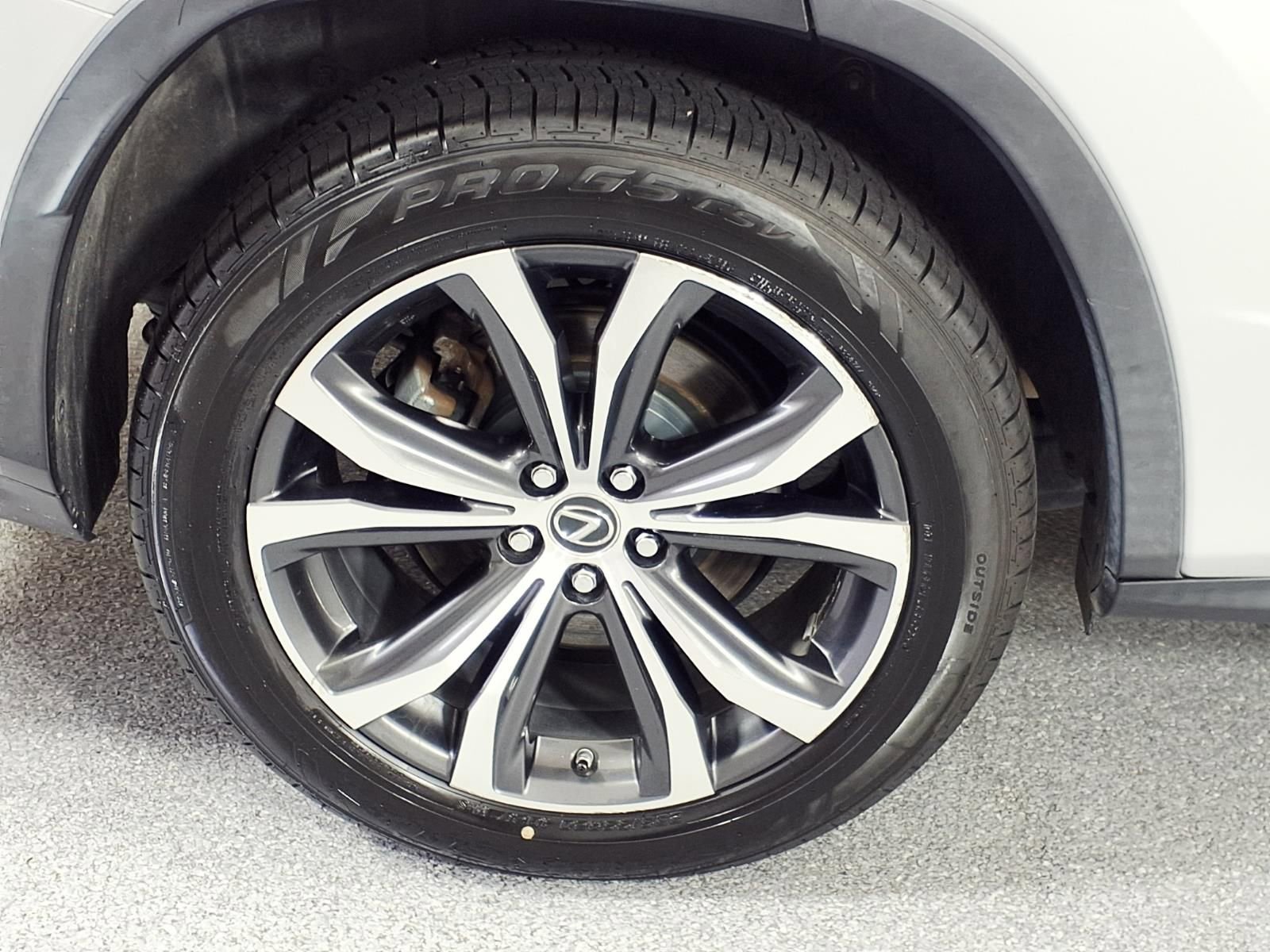Used 2018 Lexus RX 350L FWD w/ Premium Package image 4