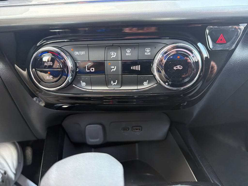 New 2026 Chevrolet Trax LT w/ Midnight Edition FWD image 20