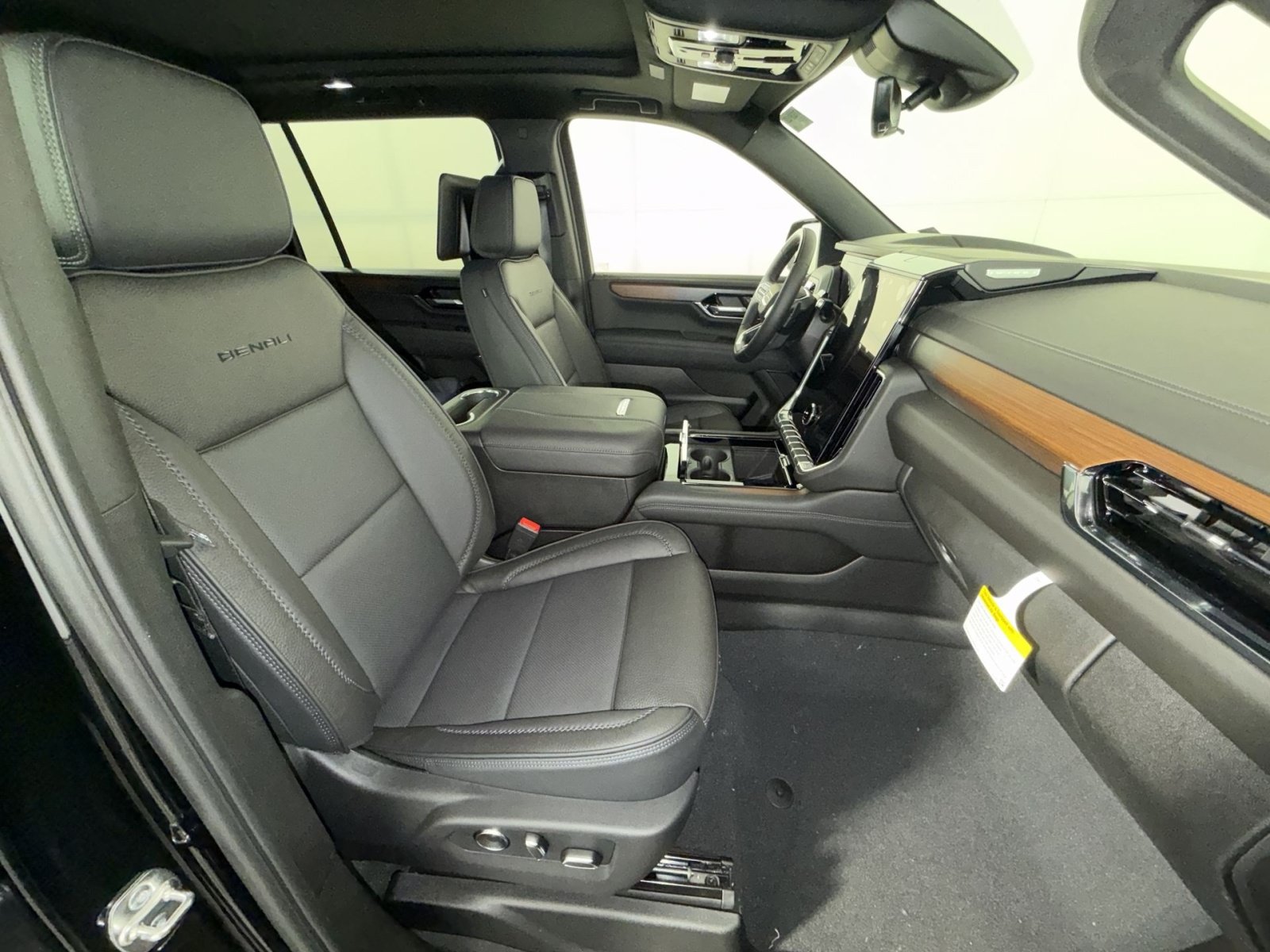 New 2026 GMC Yukon XL Denali w/ Denali Reserve Package AWD/4WD image 28
