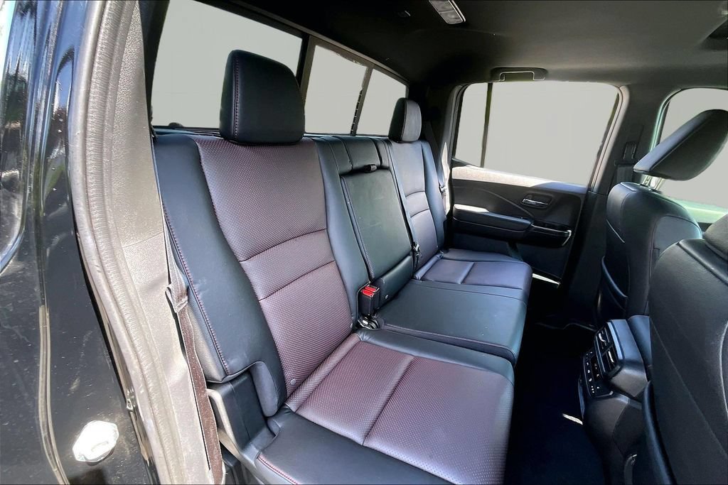 Used 2025 Honda Ridgeline Black Edition image 19