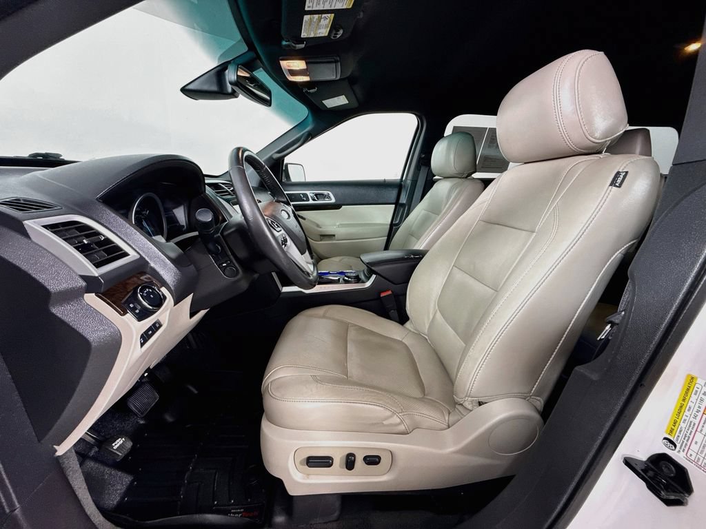 Used 2015 Ford Explorer Limited w/ Equipment Group 302A AWD/4WD image 23