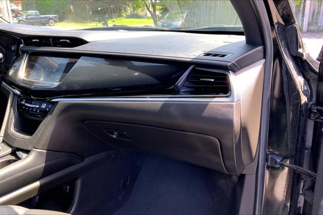 Used 2024 Cadillac XT6 Sport w/ LPO, ONYX Package AWD/4WD image 16