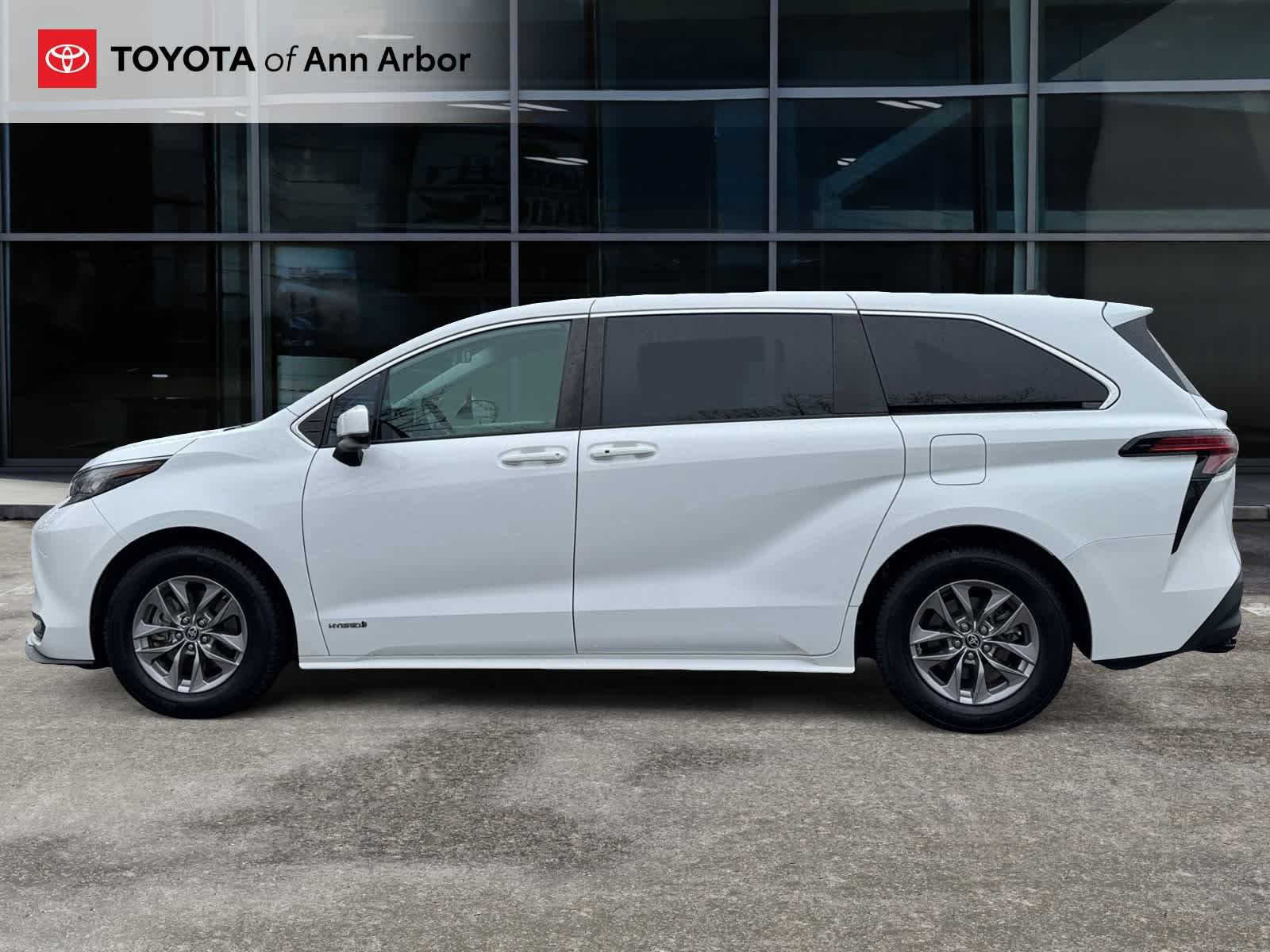 Used 2021 Toyota Sienna LE FWD image 8