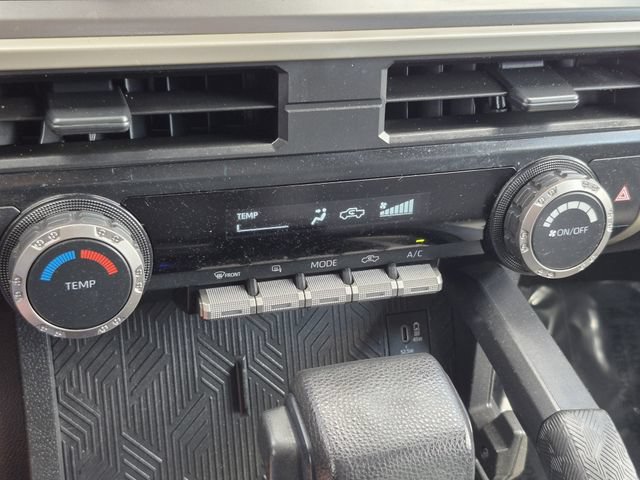 Used 2024 Toyota Tacoma SR5 AWD/4WD image 15