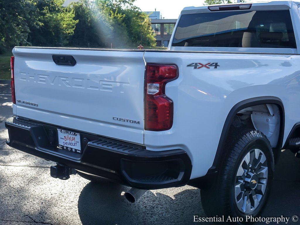 Used 2022 Chevrolet Silverado 2500 Custom w/ Custom Value Package image 11