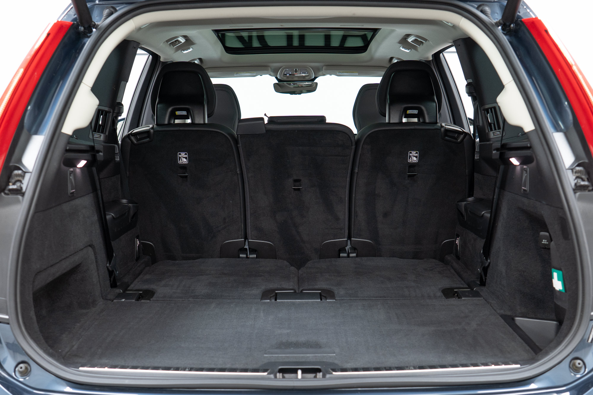 Certified 2025 Volvo XC90 T8 Plus w/ Protection Package Premier AWD/4WD image 10