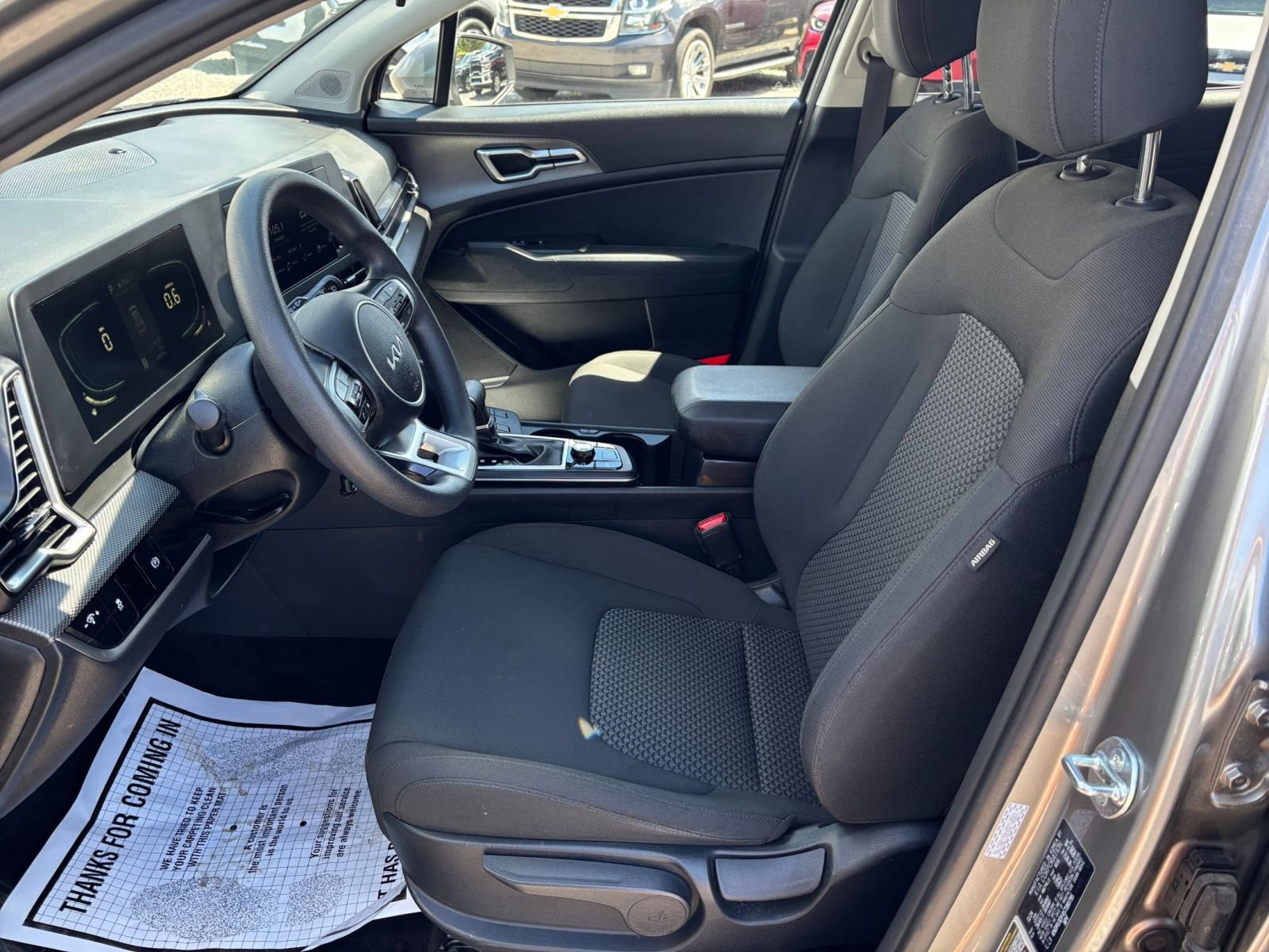 Used 2025 Kia Sportage LX FWD image 27