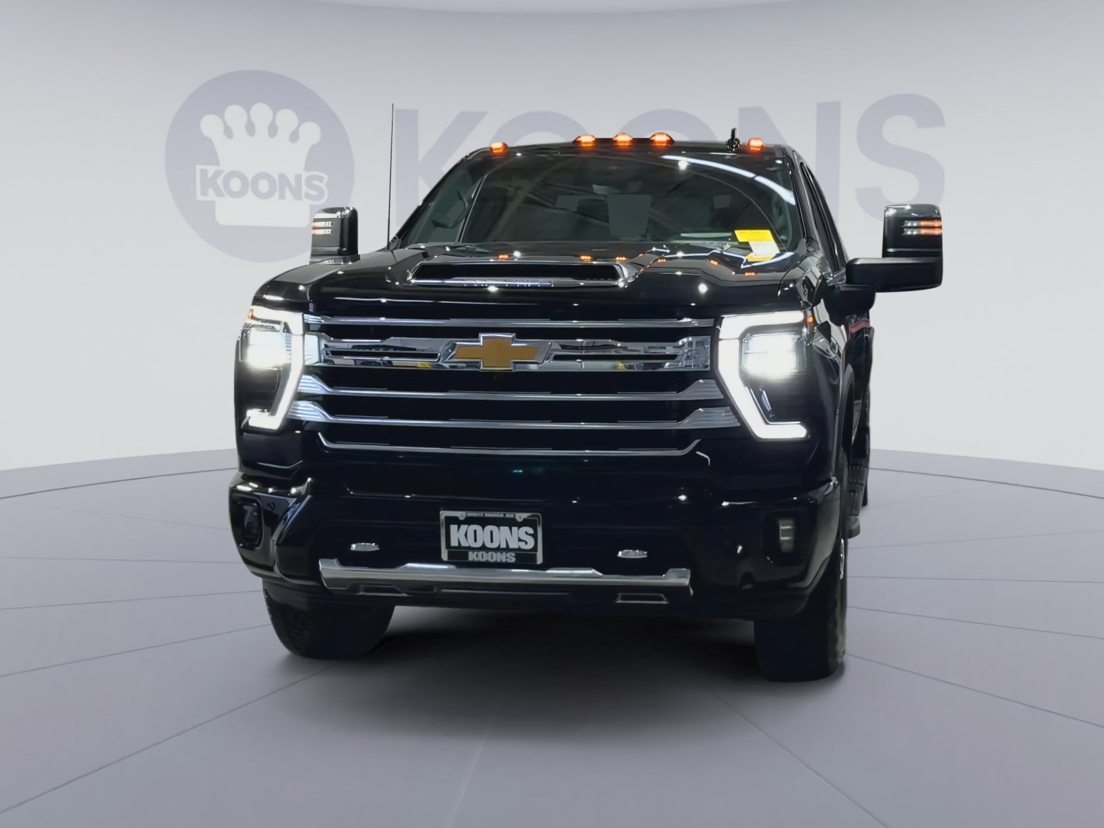 Used 2024 Chevrolet Silverado 2500 High Country w/ High Country Premium Package AWD/4WD image 4
