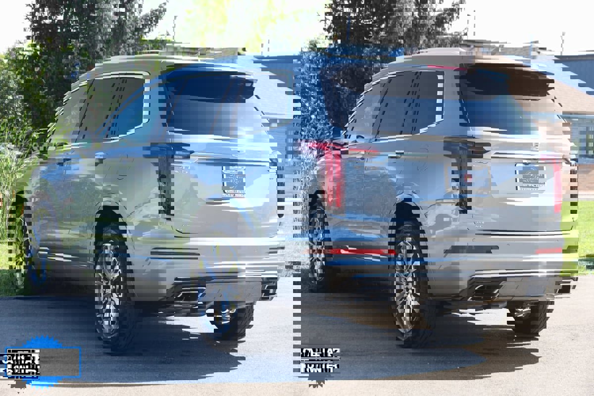 Used 2023 Cadillac XT6 Premium Luxury image 4