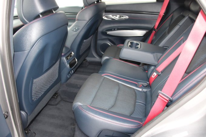 Used 2022 Genesis GV70 3.5T Sport image 14