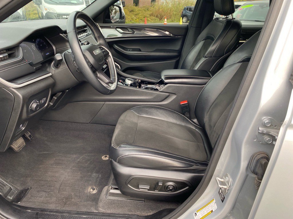 Used 2021 Jeep Grand Cherokee L Altitude image 9