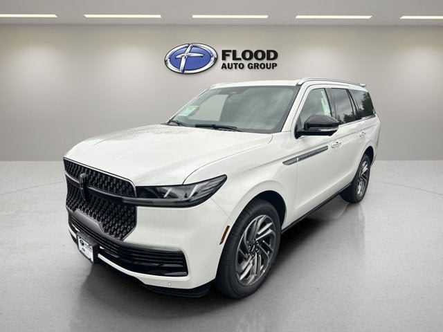 New 2027 Lincoln Navigator Reserve AWD/4WD image 3