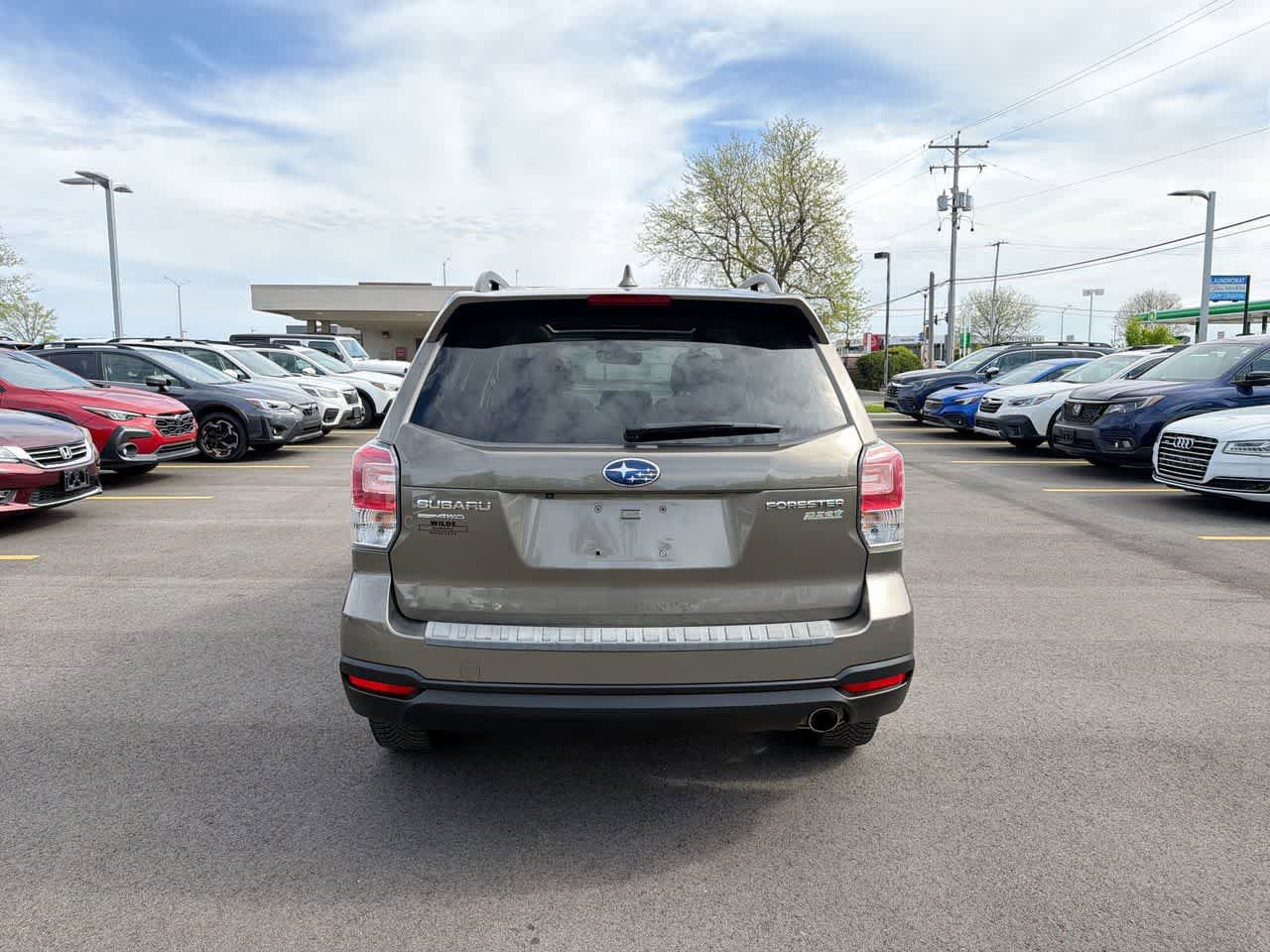 Used 2017 Subaru Forester 2.5i Touring w/ Popular Package #2 AWD/4WD image 12