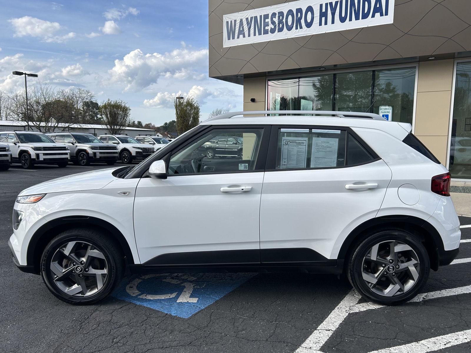 Certified 2024 Hyundai Venue SEL FWD image 2