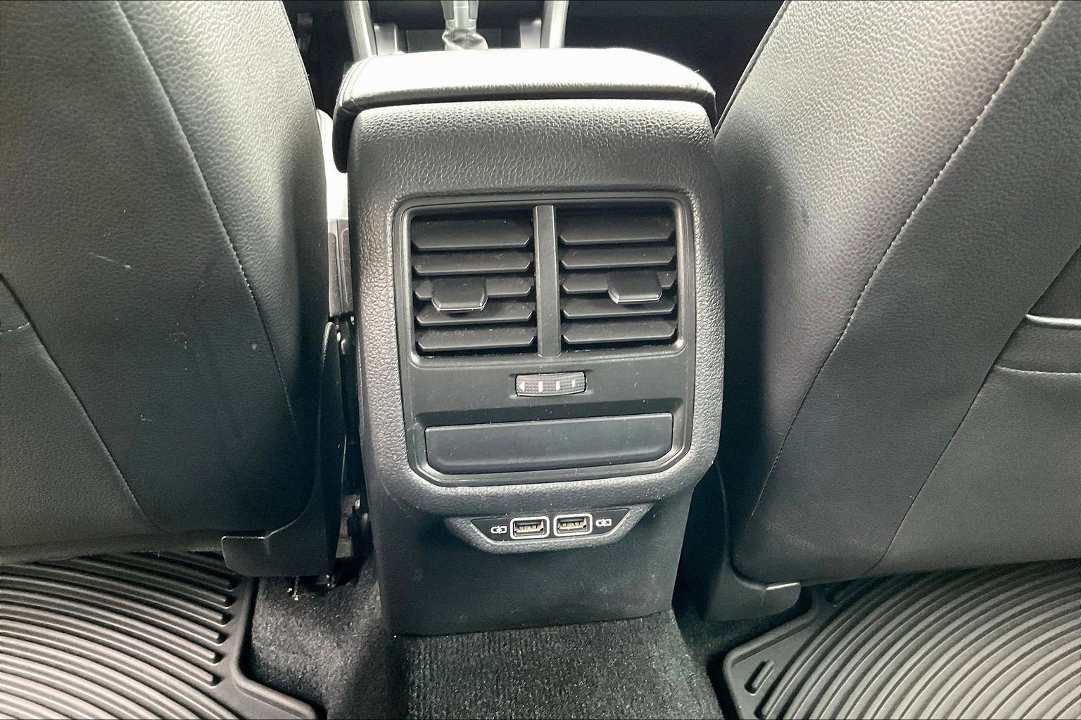Used 2019 Volkswagen Passat 2.0T SE R-Line FWD image 11