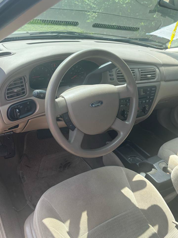 Used 2006 Ford Taurus SE FWD image 13