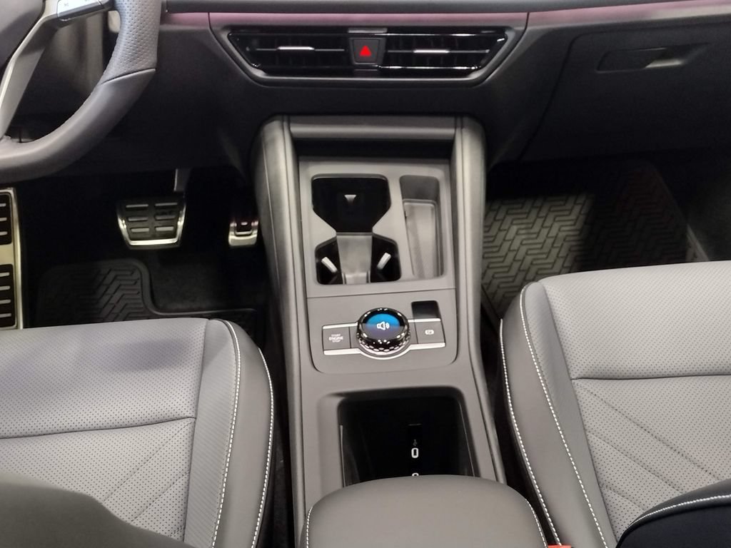 New 2026 Volkswagen Tiguan SE R-Line AWD/4WD image 40