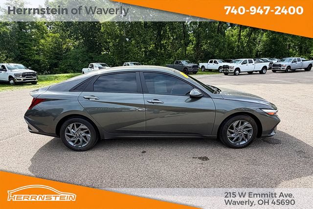 Used 2024 Hyundai Elantra SEL FWD image 22