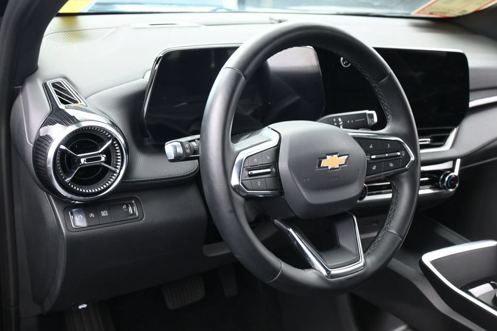 Used 2026 Chevrolet Equinox LT FWD image 14