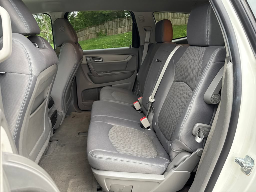 Used 2015 Chevrolet Traverse LT FWD image 23