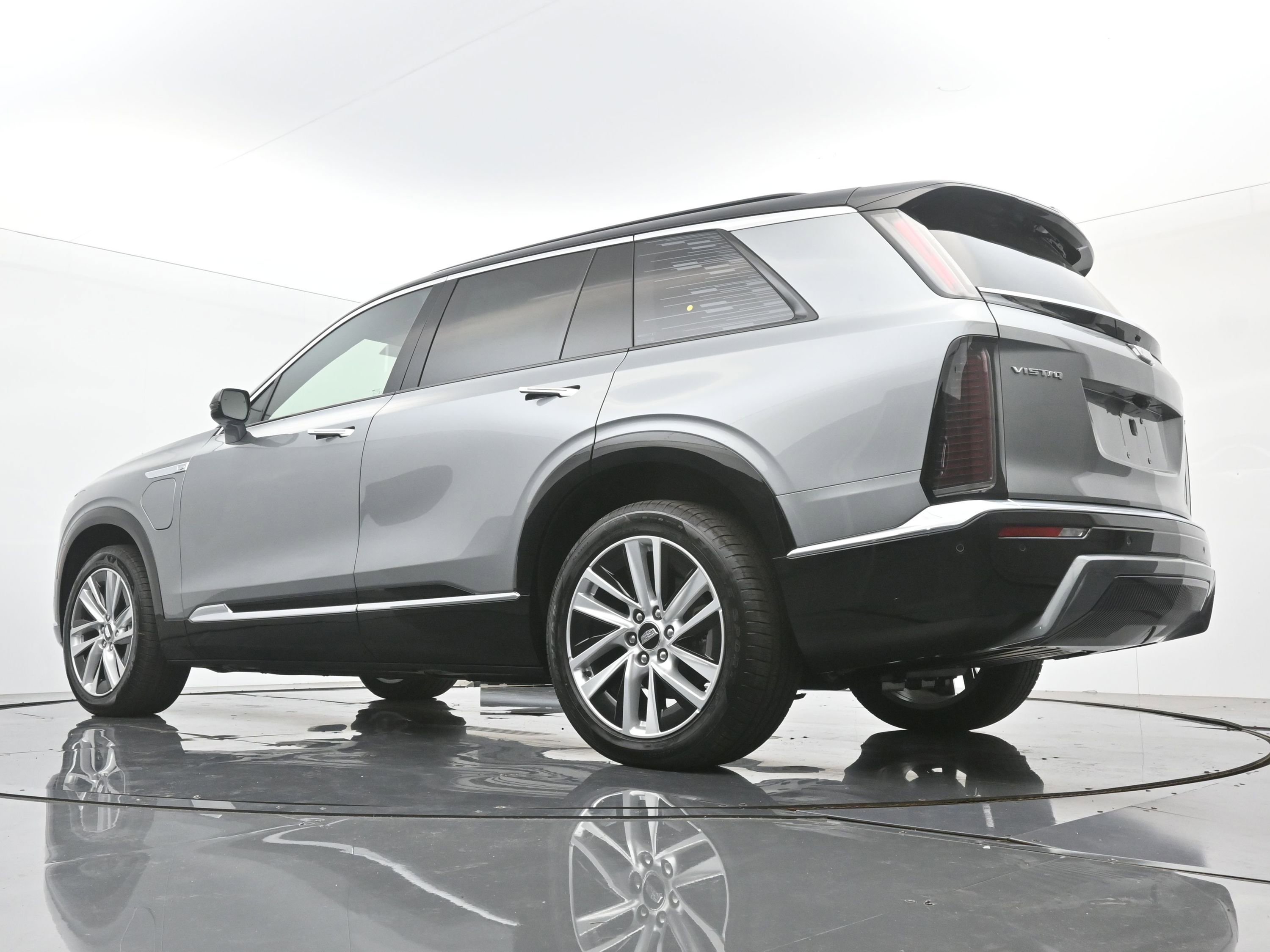 New 2026 Cadillac Vistiq Luxury w/ LPO, Floor Liner Package image 17
