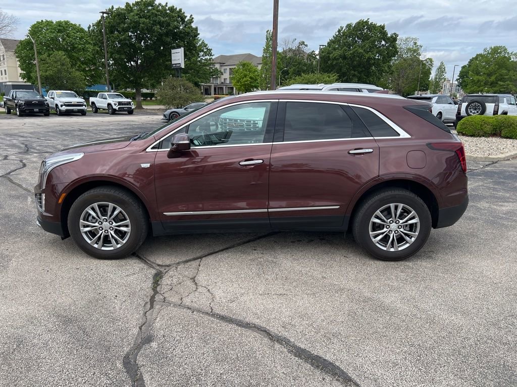 Certified 2022 Cadillac XT5 Premium Luxury AWD/4WD image 2