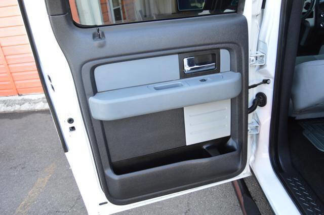 Used 2013 Ford F150 XLT w/ Mid Equipment Group image 46