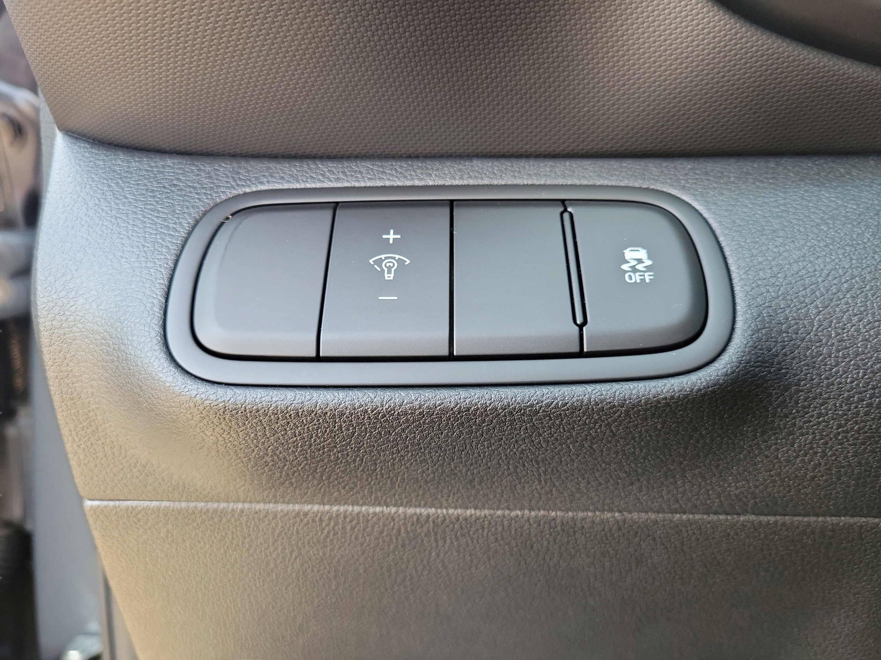 Used 2025 Hyundai Venue SEL FWD image 21