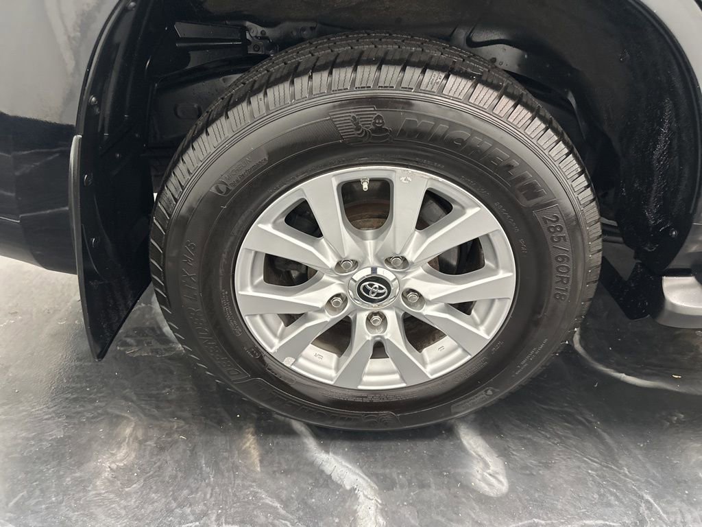 Used 2016 Toyota Land Cruiser AWD/4WD image 39