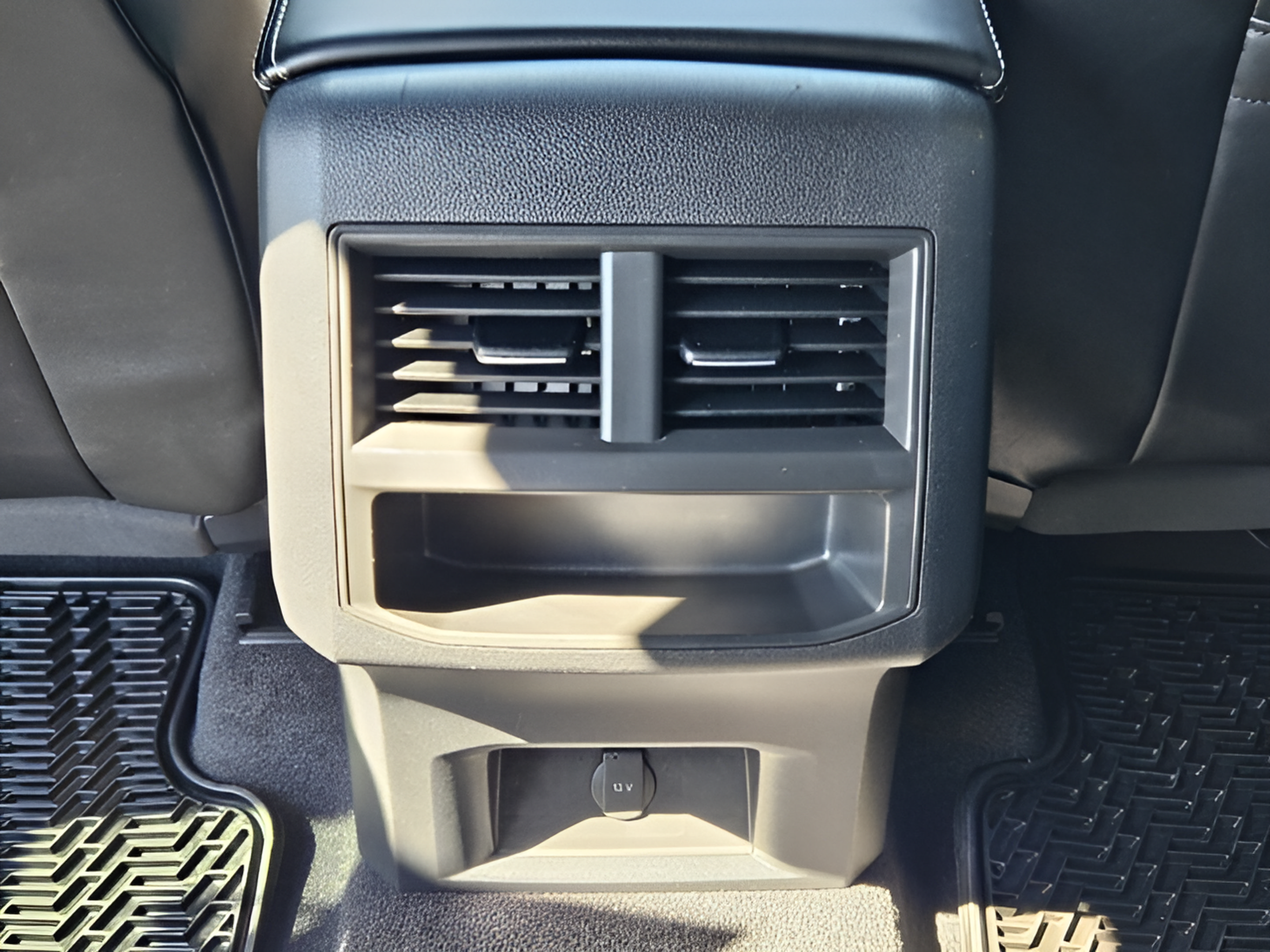 Used 2023 Volkswagen Atlas Cross Sport SE FWD image 10