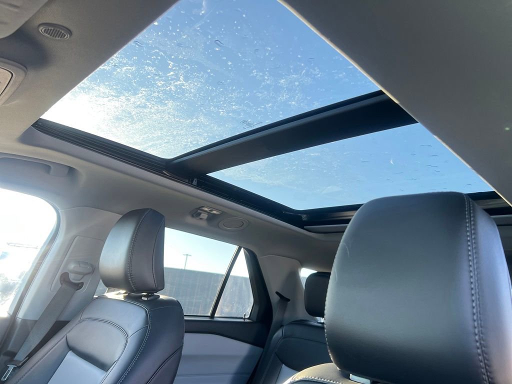 Certified 2023 Ford Explorer XLT w/ Equipment Group 202A image 27