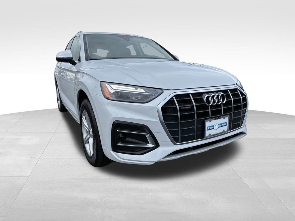 Used 2023 Audi Q5 2.0T Premium w/ Convenience Package image 1