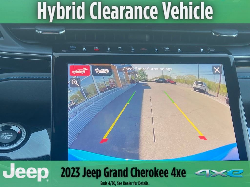 New 2023 Jeep Grand Cherokee Trailhawk w/ Luxury Tech Group III image 32