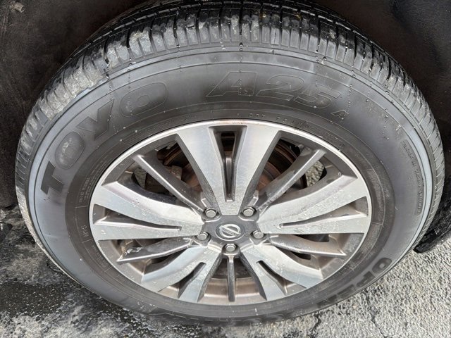 Used 2017 Nissan Pathfinder SV image 31