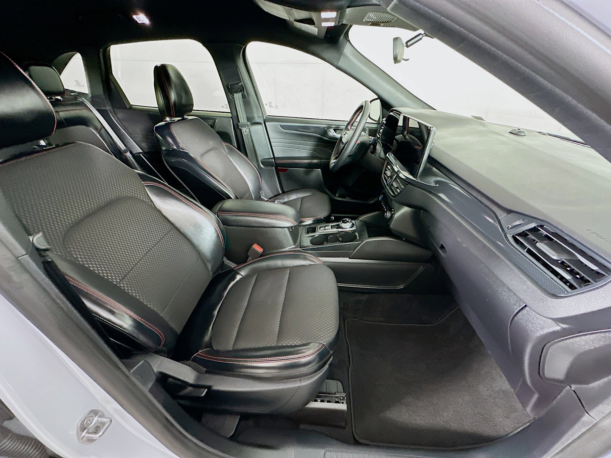 Used 2025 Ford Escape ST-Line w/ Tech Pack #1 image 30