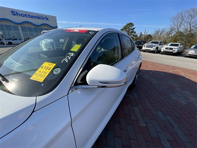 Used 2023 Genesis G70 2.0T image 12