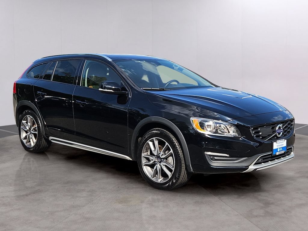 Used 2018 Volvo V60 T5 Cross Country w/ Convenience Package AWD/4WD image 3