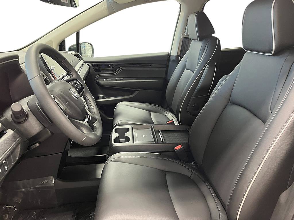 New 2026 Honda Odyssey Touring image 11