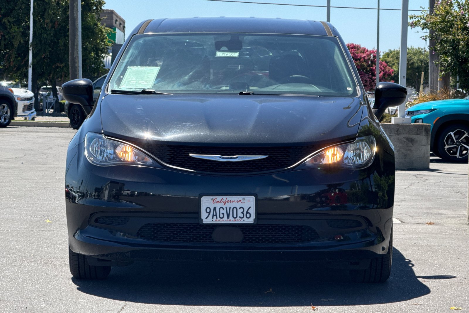Certified 2022 Chrysler Voyager LX FWD image 9