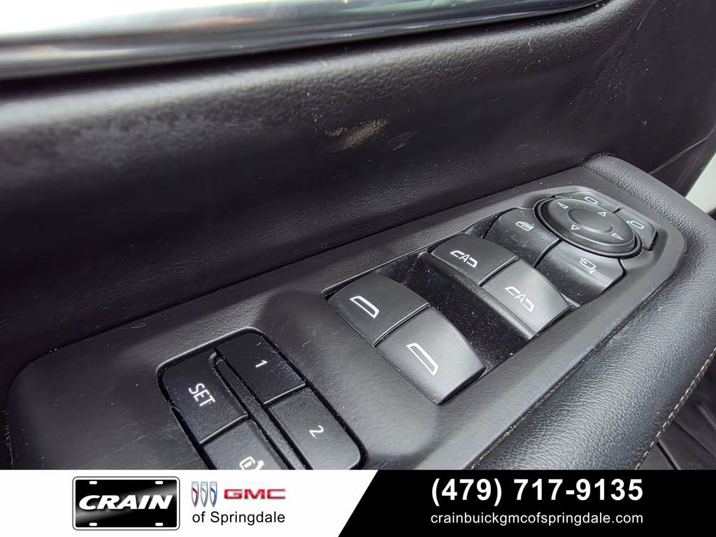 Used 2023 GMC Yukon SLT w/ SLT Premium Package AWD/4WD image 12