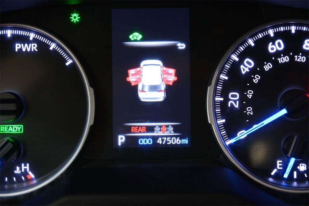 Used 2022 Toyota RAV4 LE image 19