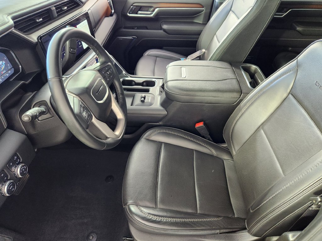Used 2024 GMC Sierra 2500 Denali w/ Denali Reserve Package AWD/4WD image 12