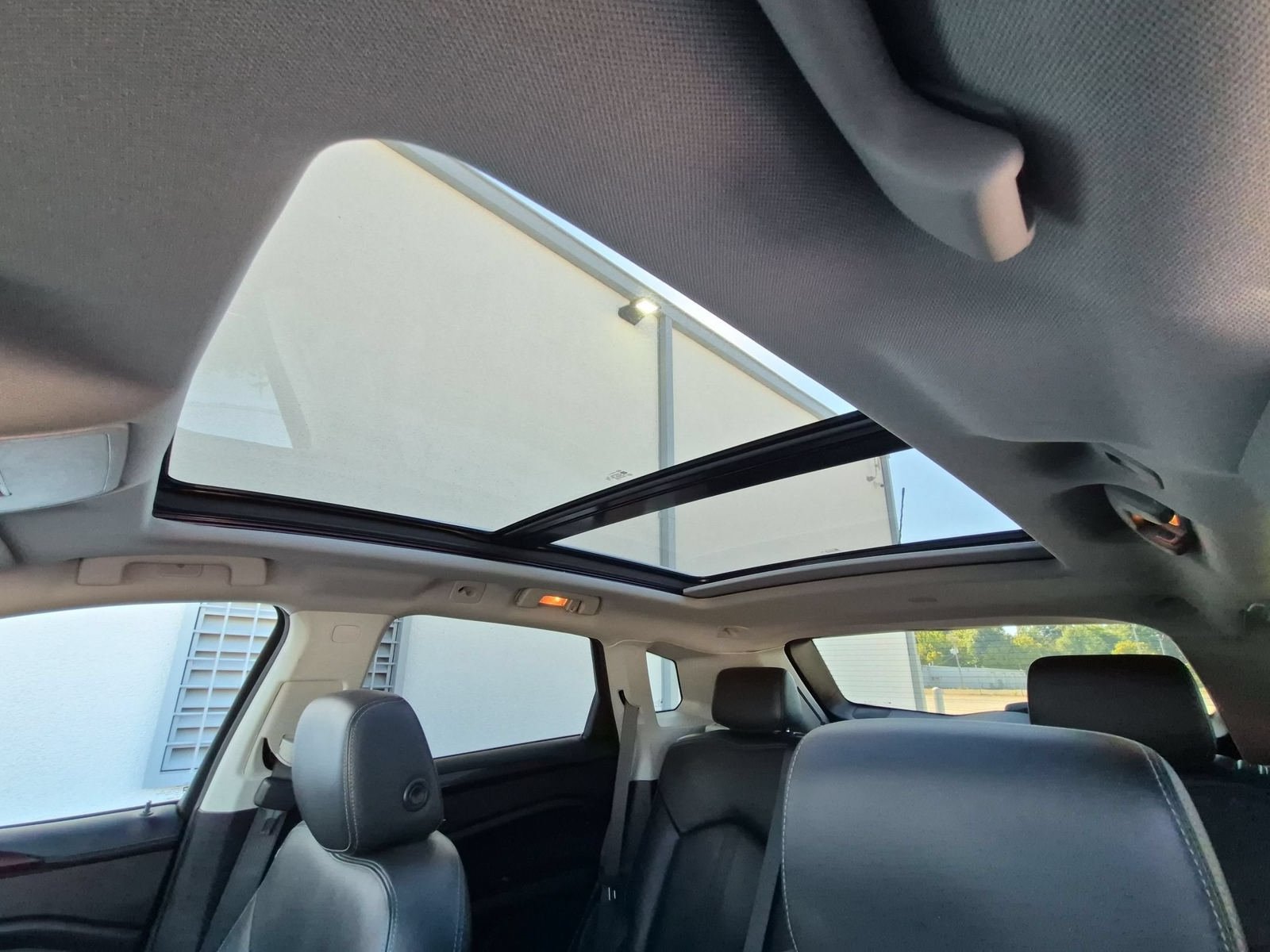 Used 2015 Cadillac SRX Luxury FWD image 26
