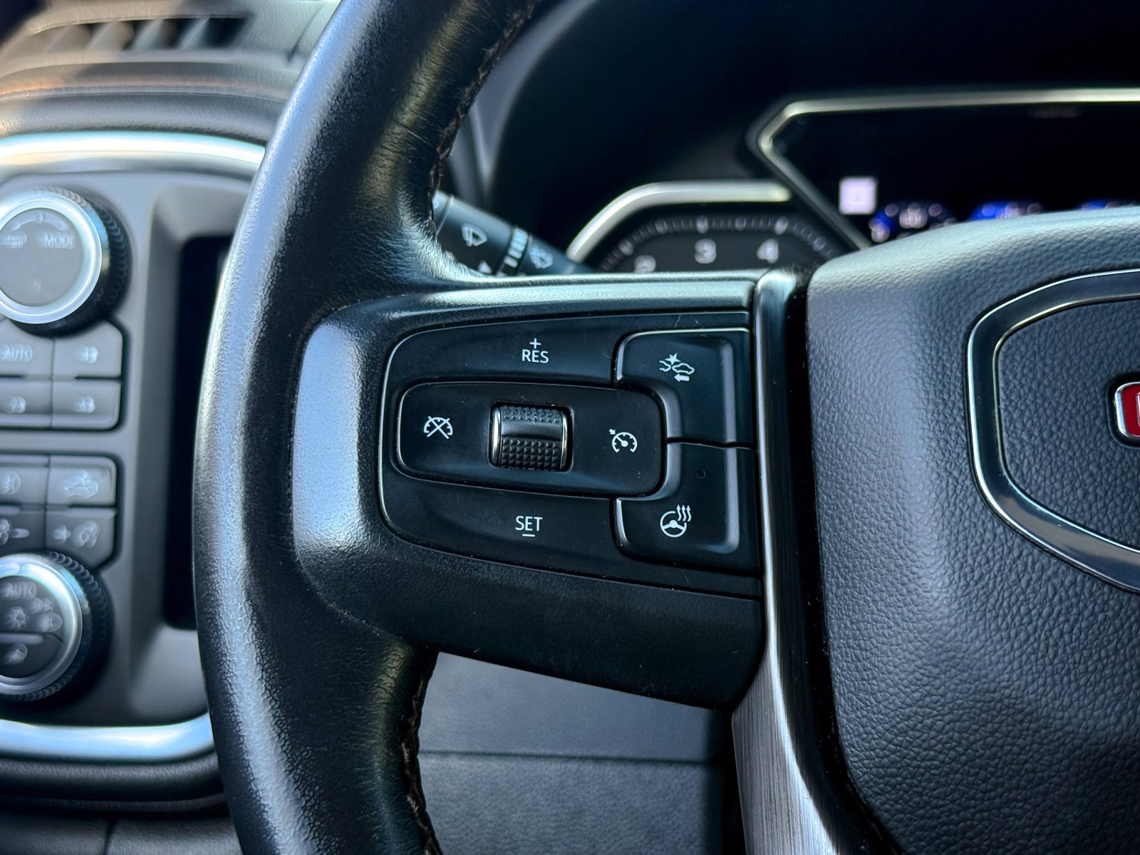 Used 2022 GMC Sierra 1500 AT4 w/ AT4 Premium Package image 38