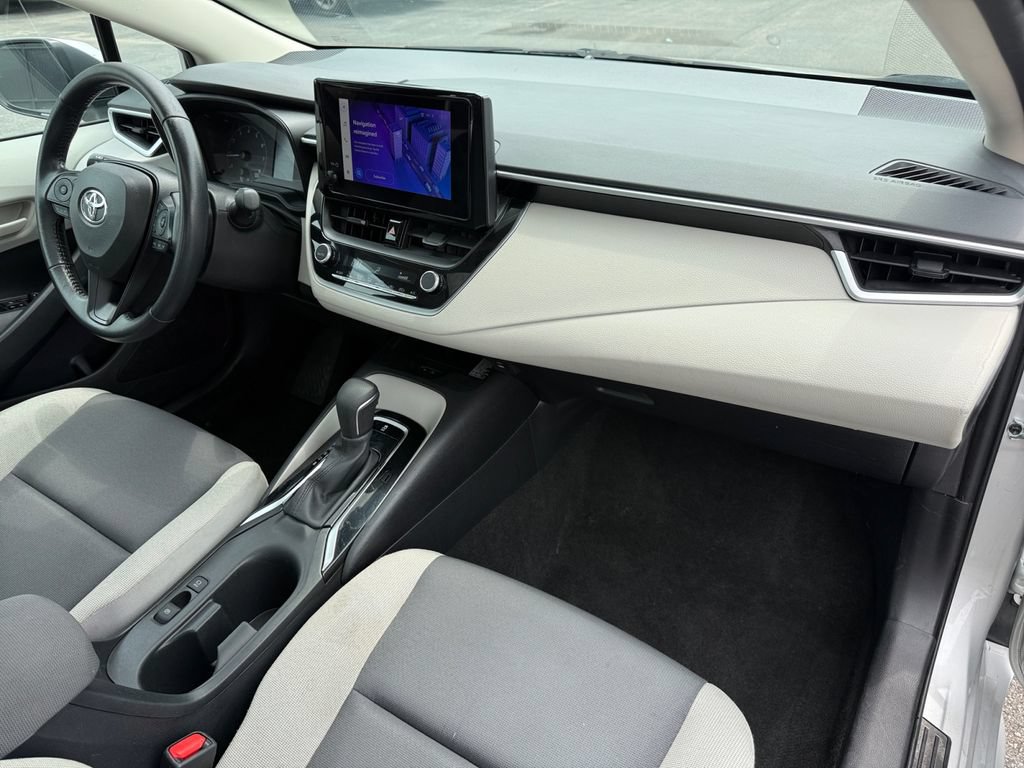Used 2024 Toyota Corolla LE w/ LE Premium Package FWD image 17