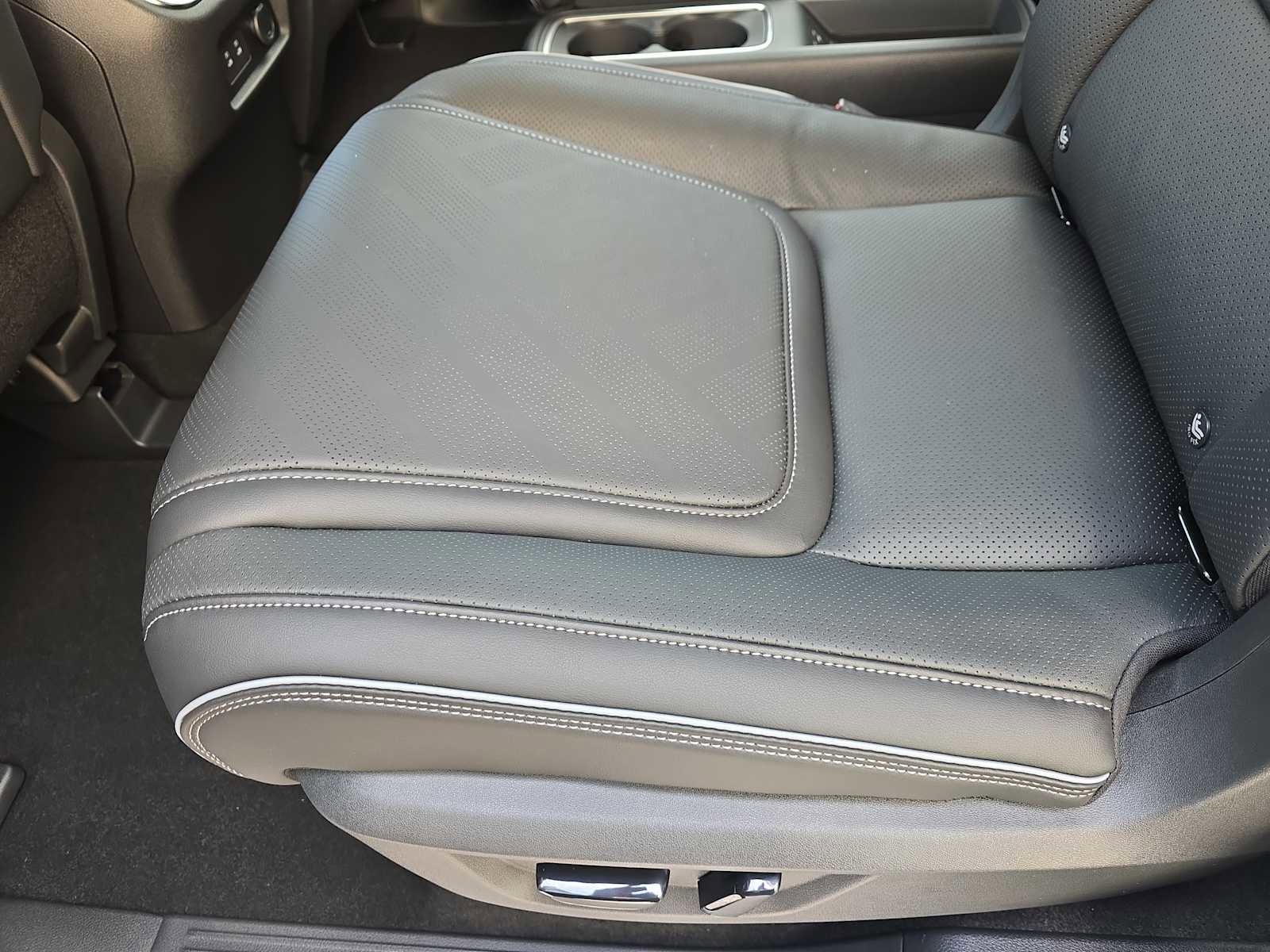 New 2026 INFINITI QX80 Luxe w/ Cargo Package image 13
