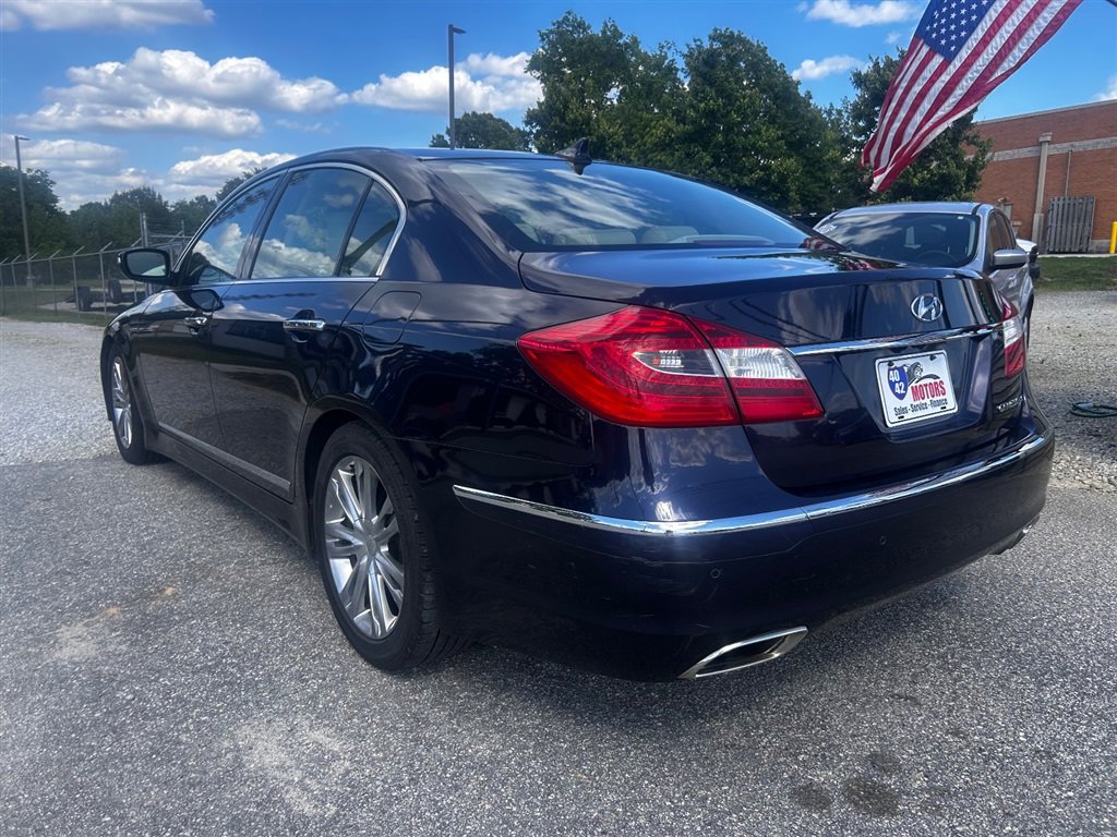 Used 2012 Hyundai Genesis 4.6 RWD image 3