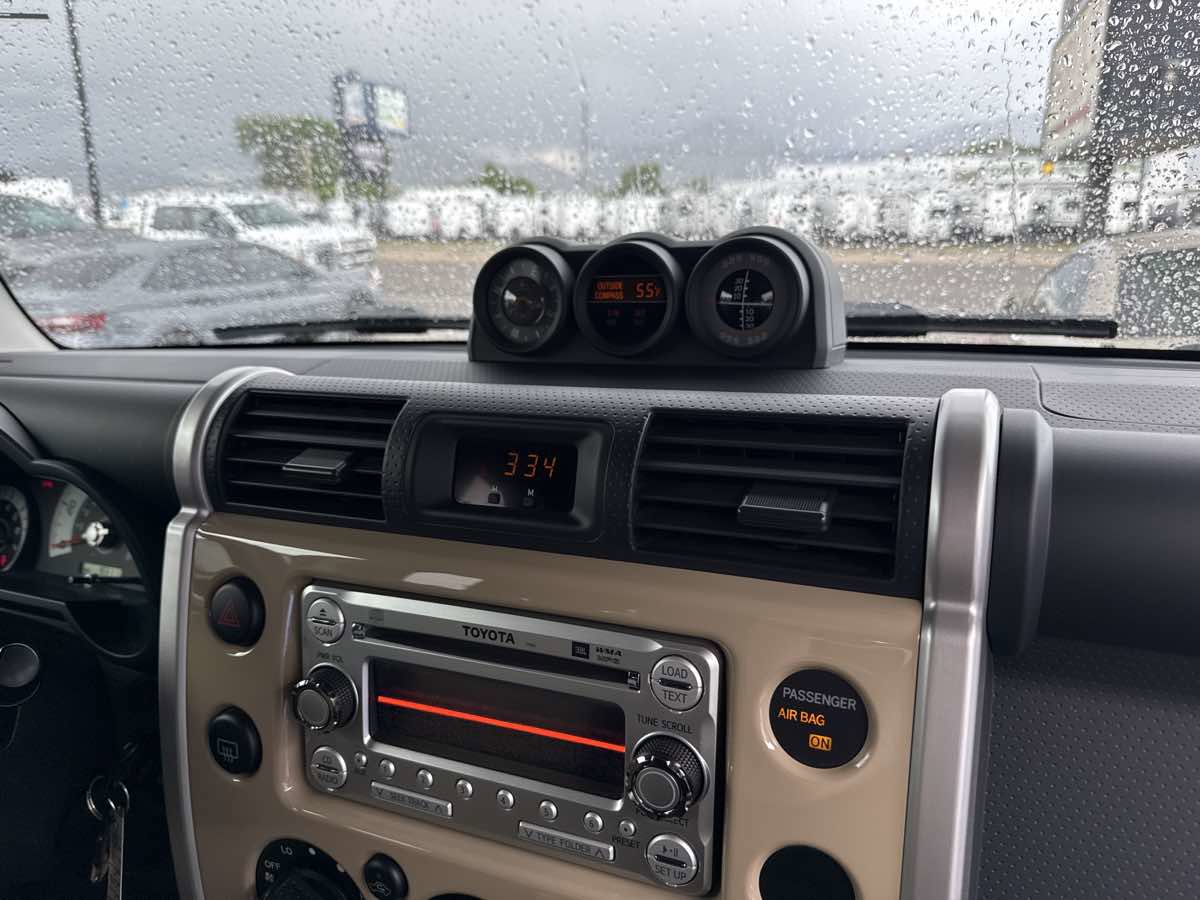 Used 2014 Toyota FJ Cruiser 4WD w/ Upgrade Package image 21
