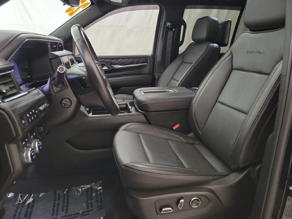 Used 2023 GMC Yukon Denali w/ Denali Reserve Package AWD/4WD image 9