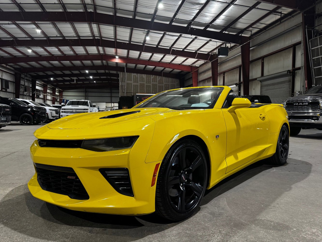 Used 2018 Chevrolet Camaro SS w/ LPO RS/SS Interior Package image 9